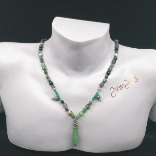 Edelstein Anhänger Aventurin Grün, handgeknüpft, in Kombination mit Collier Grün